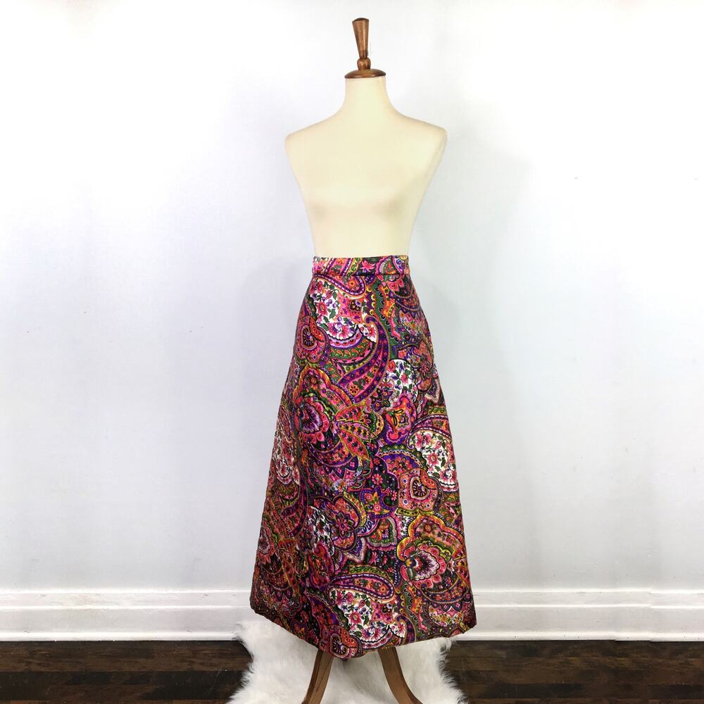 Vintage paisley pink quilted maxi skirt 60’s 70’s size small